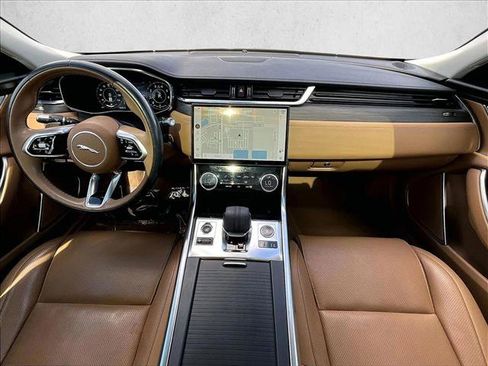 Used 2021 Jaguar XF SE image 16