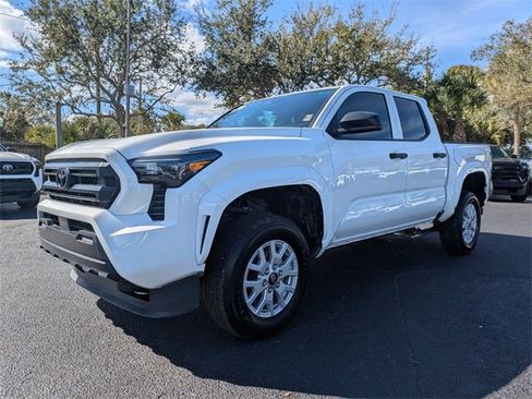 Used 2024 Toyota Tacoma SR image 7