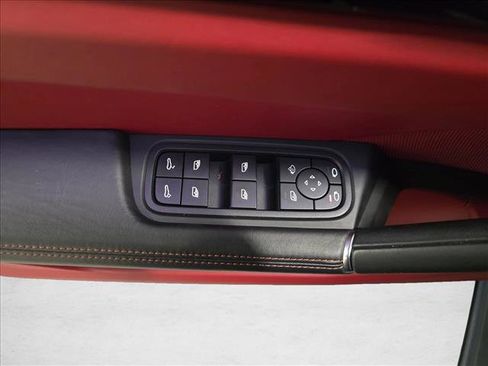 Used 2022 Porsche Cayenne S image 29