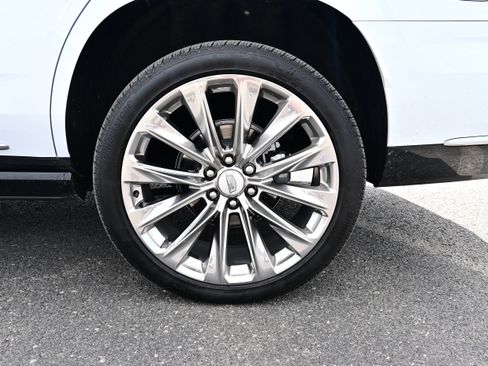 Used 2026 Cadillac Escalade Platinum Luxury w/ LPO, Radiant Package AWD/4WD image 9