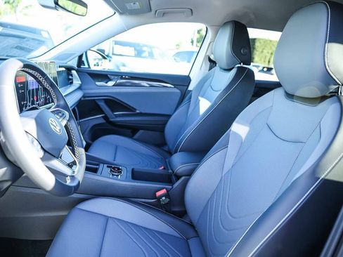 New 2026 Volkswagen Tiguan SE image 27