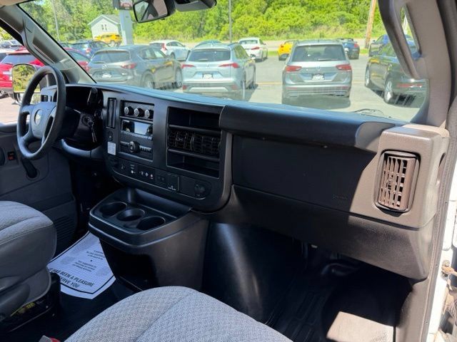 Used 2020 Chevrolet Express 3500 RWD image 8