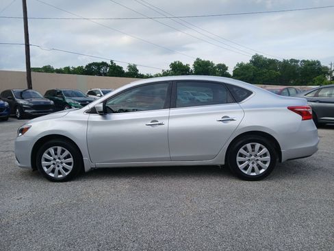 Used 2019 Nissan Sentra S FWD image 4