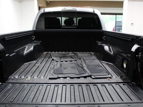 Used 2019 Toyota Tacoma TRD Sport RWD image 33