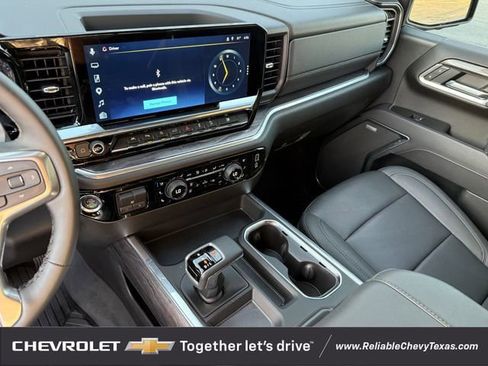 Used 2025 Chevrolet Silverado 1500 LTZ AWD/4WD image 19