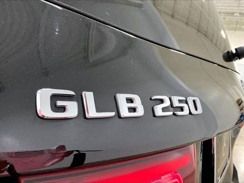 Certified 2023 Mercedes-Benz GLB 250 image 10