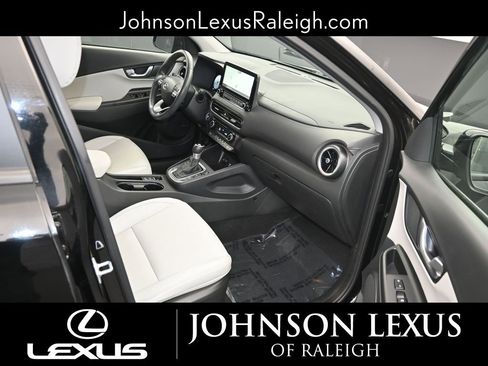 Used 2022 Hyundai Kona Limited w/ Winter Weather Package image 11