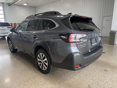 Used 2023 Subaru Outback Premium image 32