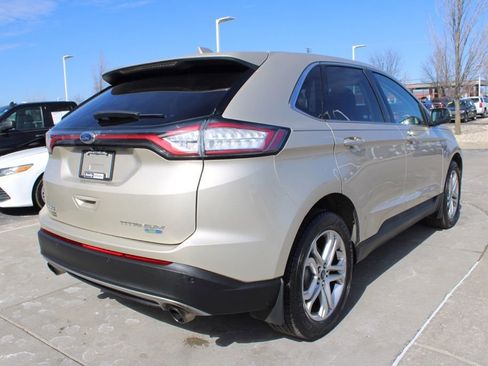 Used 2018 Ford Edge Titanium image 7
