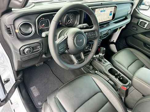 New 2026 Jeep Gladiator Sahara image 6