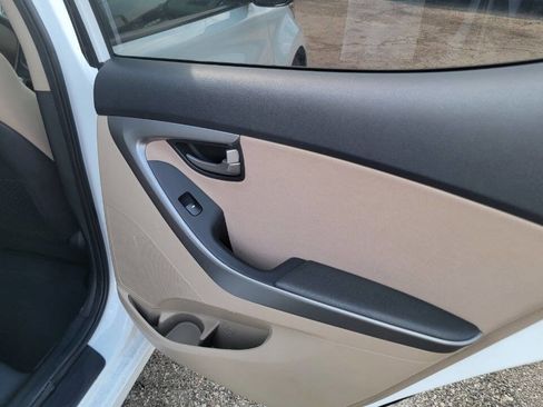 Used 2016 Hyundai Elantra SE w/ Option Group 02 image 39