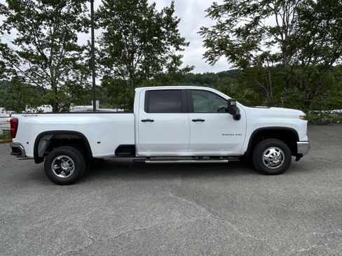 New 2026 Chevrolet Silverado 3500 W/T AWD/4WD image 2