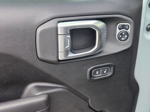 Used 2024 Jeep Wrangler Unlimited Sport AWD/4WD image 11