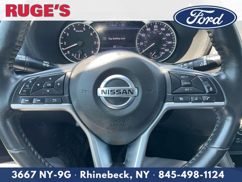 Used 2022 Nissan Sentra SV FWD image 19
