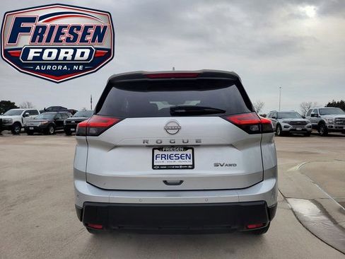 Used 2024 Nissan Rogue SV AWD/4WD image 7