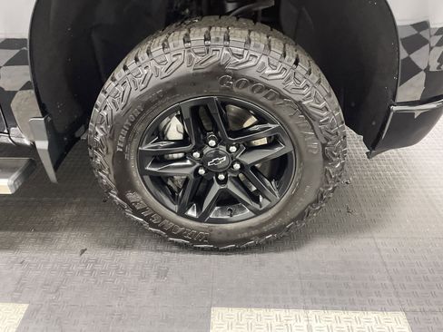 Used 2024 Chevrolet Silverado 1500 Custom Trail Boss image 28