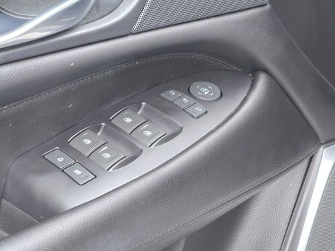 Used 2019 Cadillac Escalade Premium Luxury image 21