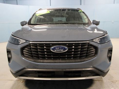 Used 2025 Ford Escape SE image 28