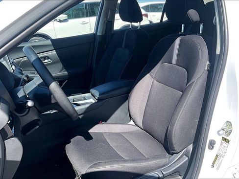 Used 2025 Nissan Sentra SV FWD image 34