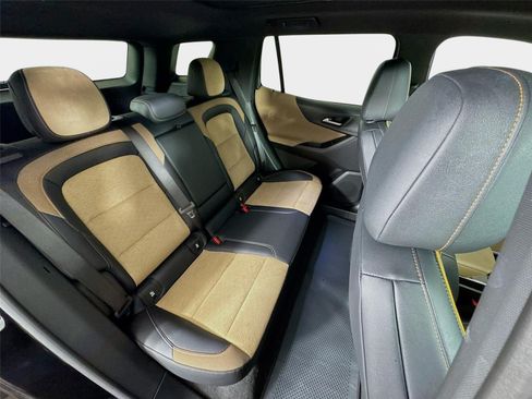 Certified 2025 Chevrolet Equinox ACTIV w/ Safety and Technology Package AWD/4WD image 28