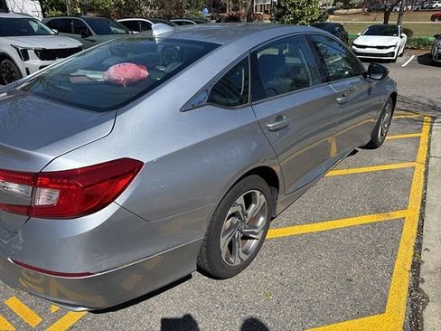 Used 2019 Honda Accord EX image 5