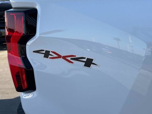 New 2025 Chevrolet Colorado W/T image 6