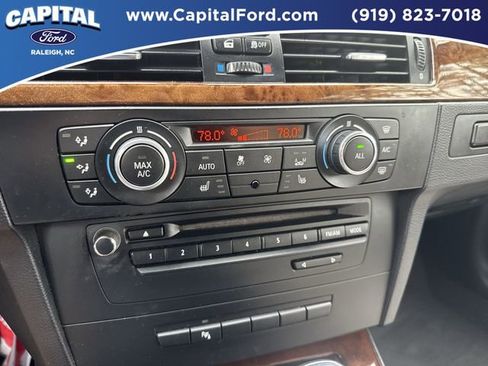 Used 2013 BMW 328i Convertible image 27