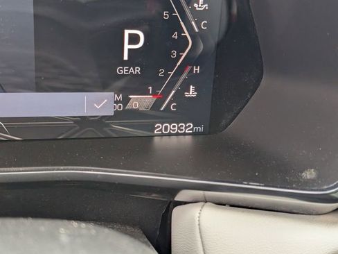 Used 2024 GMC Canyon AT4X image 13