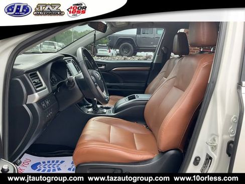 Used 2019 Toyota Highlander Limited Platinum AWD/4WD image 10