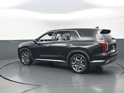 Used 2023 Hyundai Palisade Limited w/ Cargo Package FWD image 6