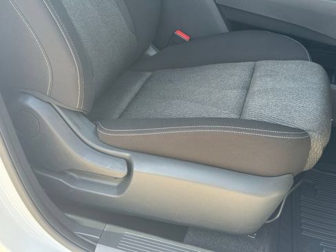 Used 2024 Nissan Rogue SV FWD image 23