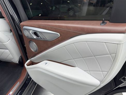 Used 2023 BMW XM image 46