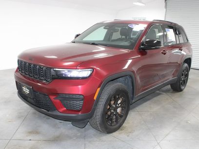 Used 2024 Jeep Grand Cherokee Altitude