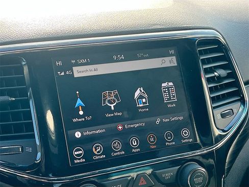 Used 2022 Jeep Grand Cherokee Laredo X image 15