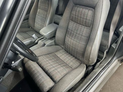 Used 1988 Ford Mustang GT RWD image 14
