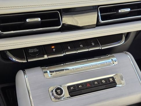 Used 2025 Lincoln Aviator Reserve w/ Illumination Package AWD/4WD image 30