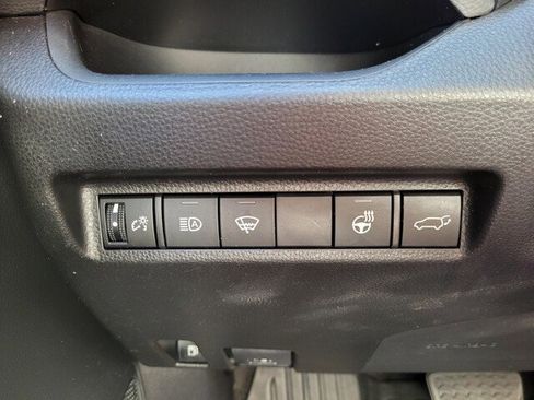 Used 2021 Toyota RAV4 XLE Premium image 25