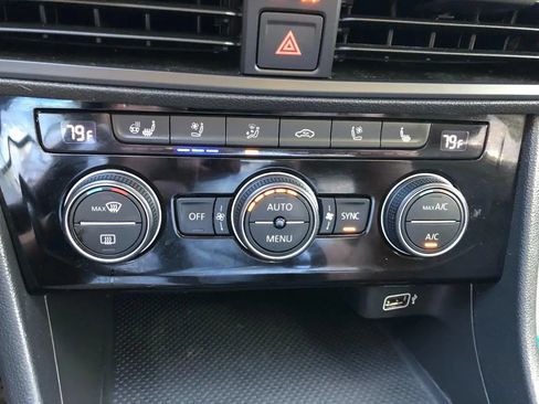 Used 2019 Volkswagen Jetta SEL Premium FWD image 22