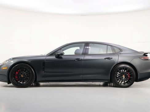 Used 2019 Porsche Panamera GTS image 9