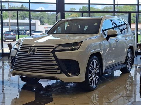 New 2026 Lexus LX 600 4WD w/ Luxury Package image 2