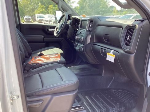 New 2025 GMC Sierra 3500 Pro w/ Convenience Package AWD/4WD image 18