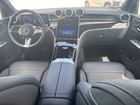 Used 2026 Mercedes-Benz GLC 300 image 7