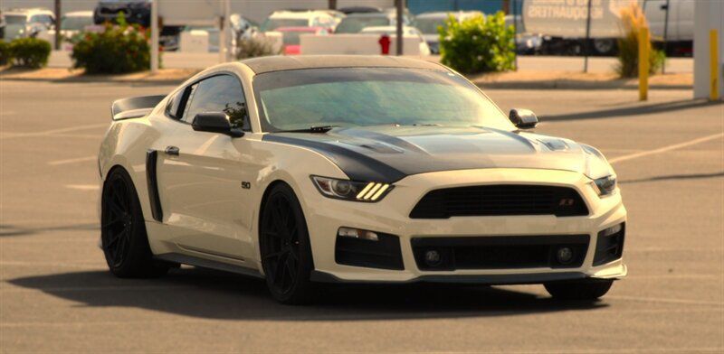 Used 2017 Ford Mustang GT Premium w/ GT Performance Package RWD image 1