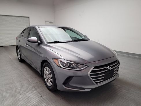Used 2017 Hyundai Elantra SE FWD image 14
