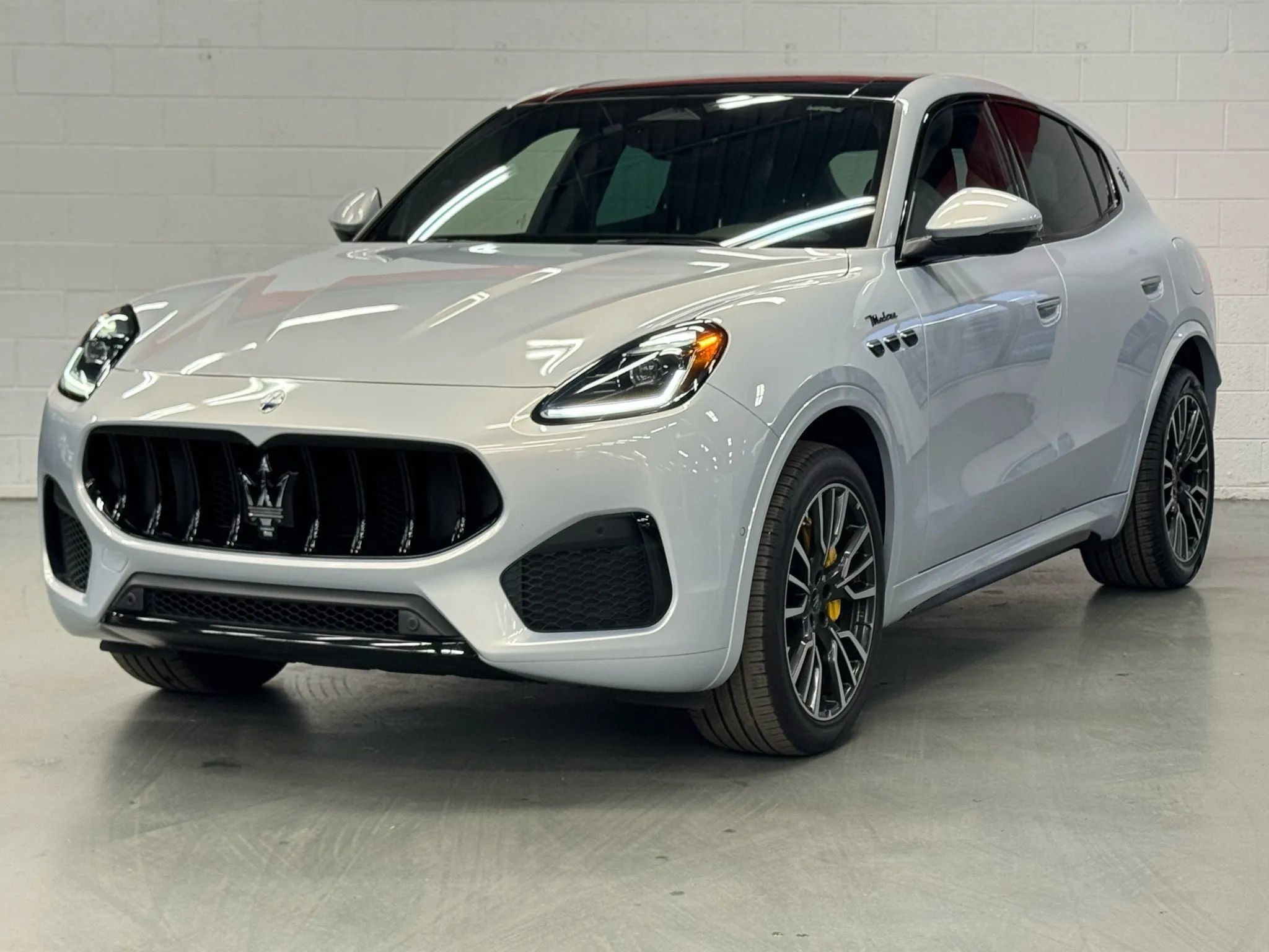 Used 2023 Maserati Grecale Modena AWD/4WD image 1