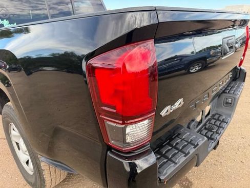 Used 2023 Toyota Tacoma SR AWD/4WD image 12