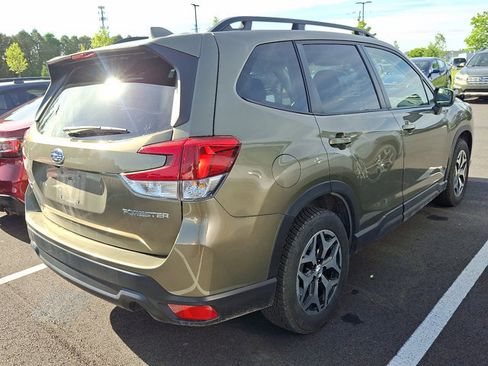 Certified 2023 Subaru Forester Premium AWD/4WD image 6
