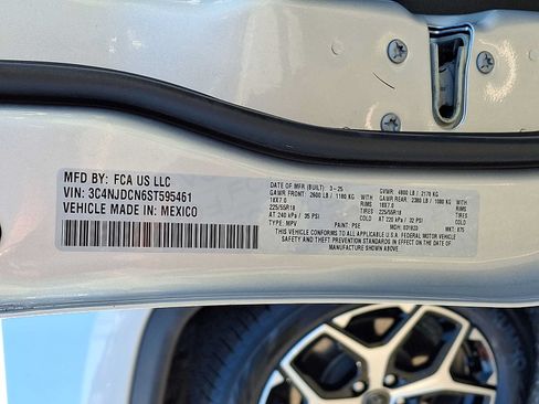 Certified 2025 Jeep Compass Limited AWD/4WD image 27