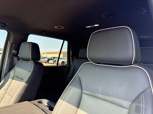 Used 2026 GMC Yukon Elevation AWD/4WD image 11