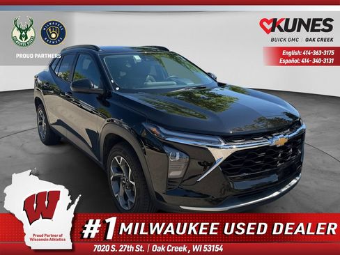 Used 2025 Chevrolet Trax LT w/ LT Convenience Package FWD image 1